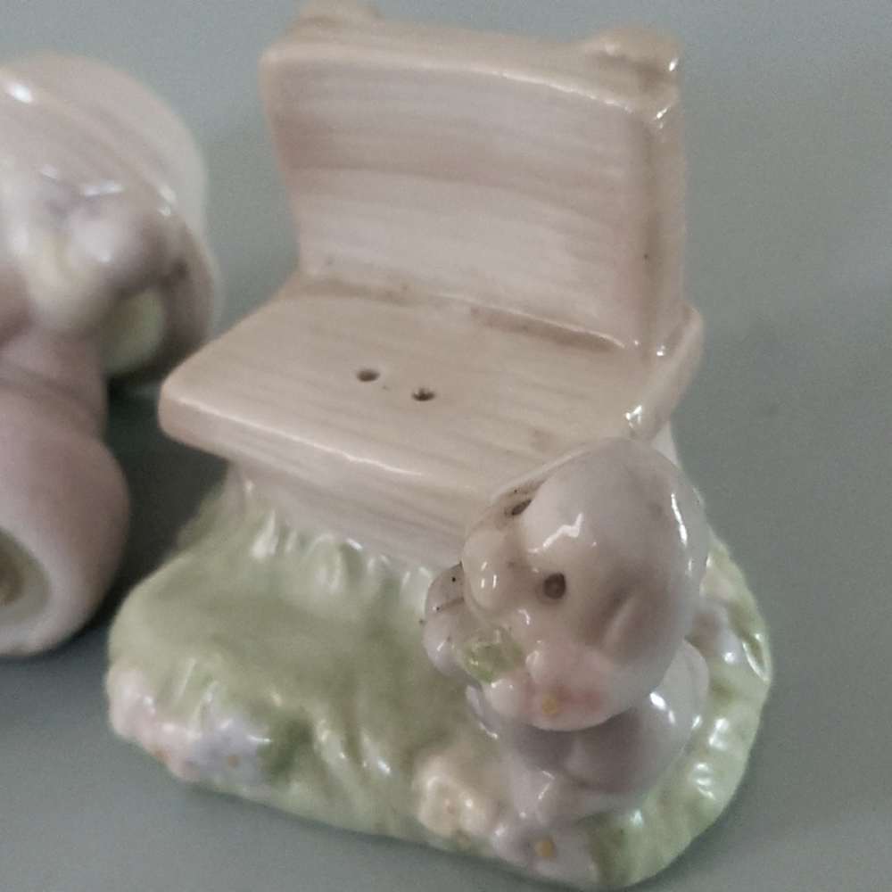 Precious Moments - Seasoned with a Smile - Enesco Salt and Pepper Shakers. - Picture 12 of 16